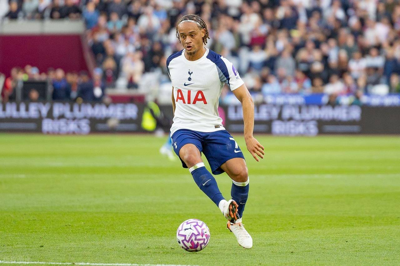 集结日比利亚雷亚尔造点机会:英超节点到来;态度坚定;年轻球员得到机会的简单介绍 集结日比利亚雷亚尔造点机会:英超节点到来;态度坚定;年轻球员得到机会的简单介绍