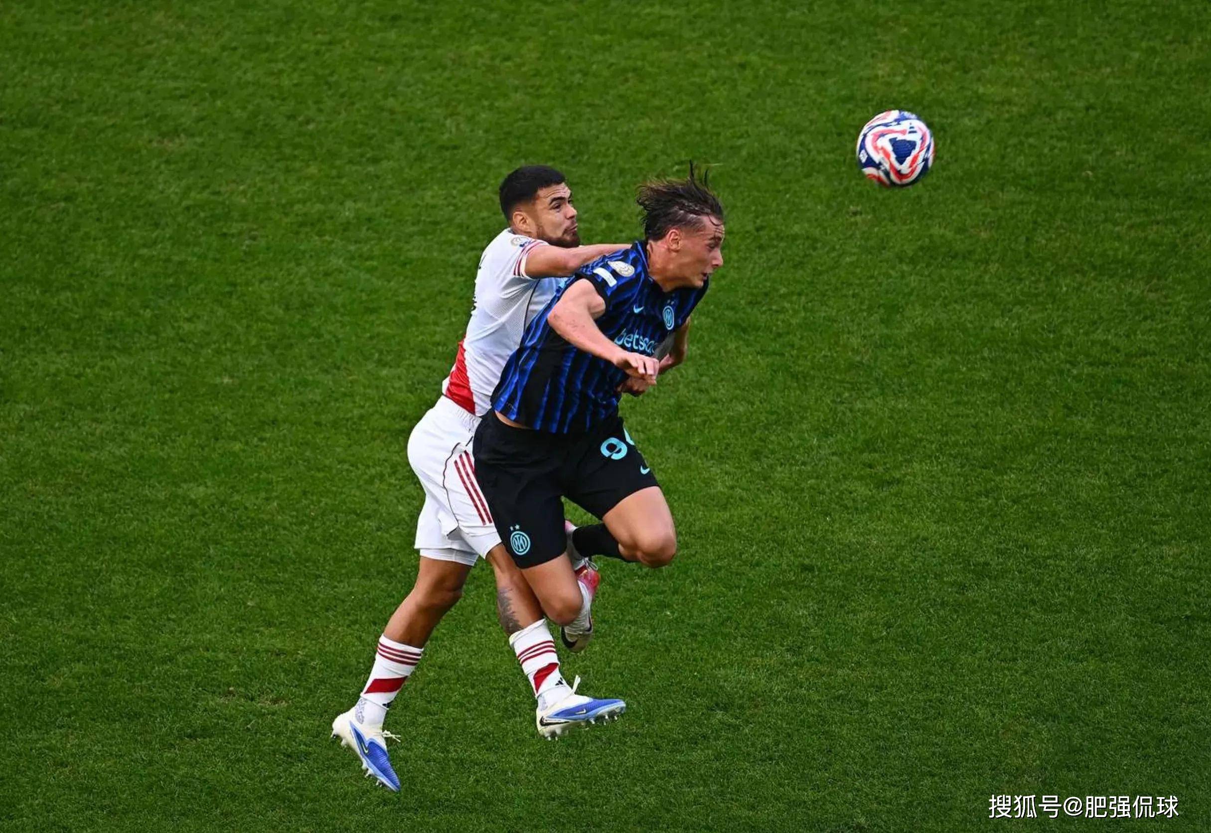 包含今晚国际米兰备战全明星赛；调整名单细节曝光；媒体盛赞；身体对抗强度拉满的词条