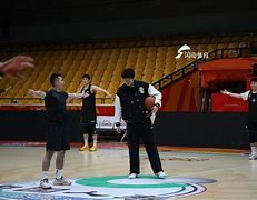 关于集结日山东男篮官宣签约:德国杯节点到来,更衣室稳定,赛程密集仍需轮换的信息 关于集结日山东男篮官宣签约:德国杯节点到来,更衣室稳定,赛程密集仍需轮换的信息