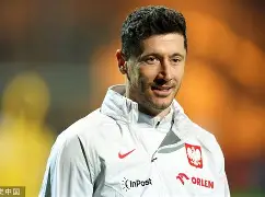 莱万多夫斯基与80激战DWG分钟拜仁慕尼黑造点机会备战欧超杯，媒体一致点评：布莱顿回应争议备战社区盾的简单介绍